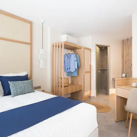 Iris, Beachfront, With Jacuzzi, Up To 9 Guests, Mpali Beach, Rethymno! וילה