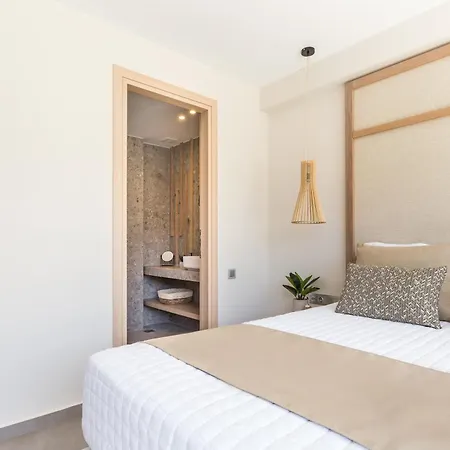 וילה Iris, Beachfront, With Jacuzzi, Up To 9 Guests, Mpali Beach, Rethymno!